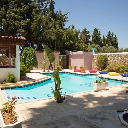 Emecik Dortmevsimevi Homestay